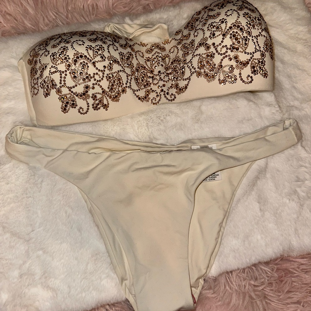 Via Delle Perle Cream Lace Bandeau Bikini Set